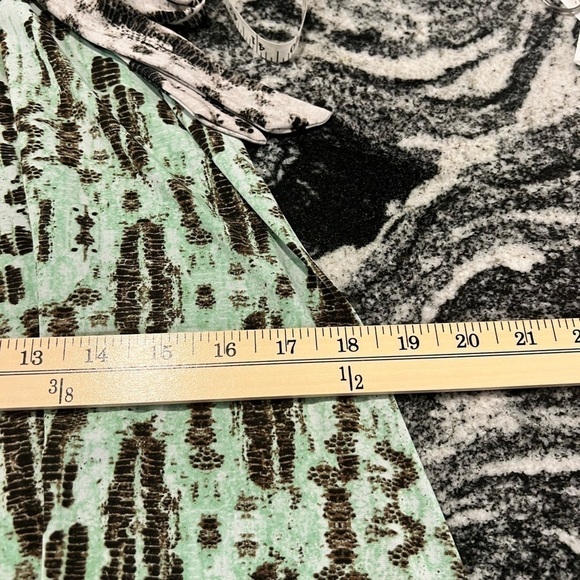 BCBGMAXAZRIA pale green and gray wrap summer short sleeve dress - Picture 12 of 15